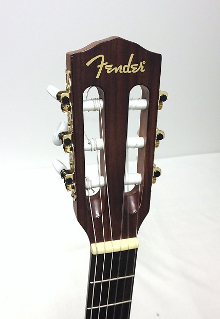 Fender CN-240SCE Classical Cutaway Nylon Acoustic-Electric Fender CN-240SCE Classical Cutaway Nylon Acoustic-Electric