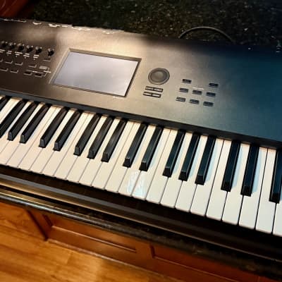 Korg Nautilus AT 61-Key Workstation Keyboard Aftertouch 2024 - Present - Black