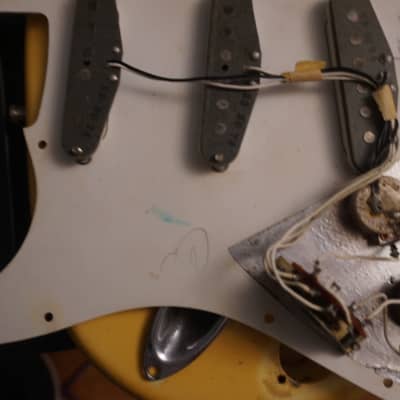 Fender Stratocaster with 3-Bolt Neck, Maple Fretboard 1971 - 1977 - Blonde image 7