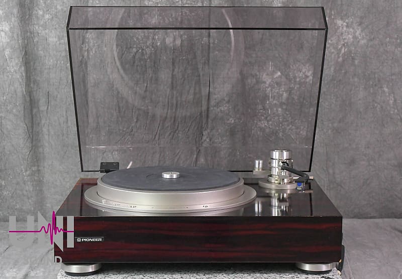 Pioneer PL-70L ll Direct Drive Turntable in Very good Condition.  			