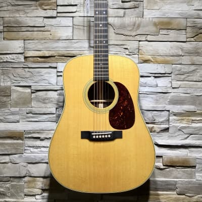 Martin Standard Series D-28 Dreadnought Acoustic Guitar 2021 Natural image 1