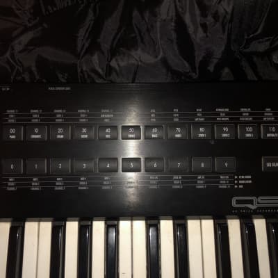 Alesis  QS6.1
