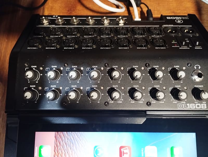 Mackie DL1608 Black Reverb