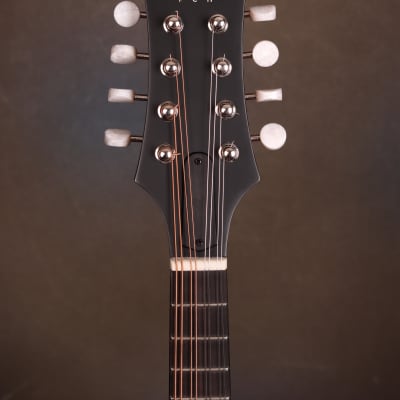 Eastman PCH-M104 natural finished A-Style Oval-Hole Mandolin solid spruce top with gigbag image 4