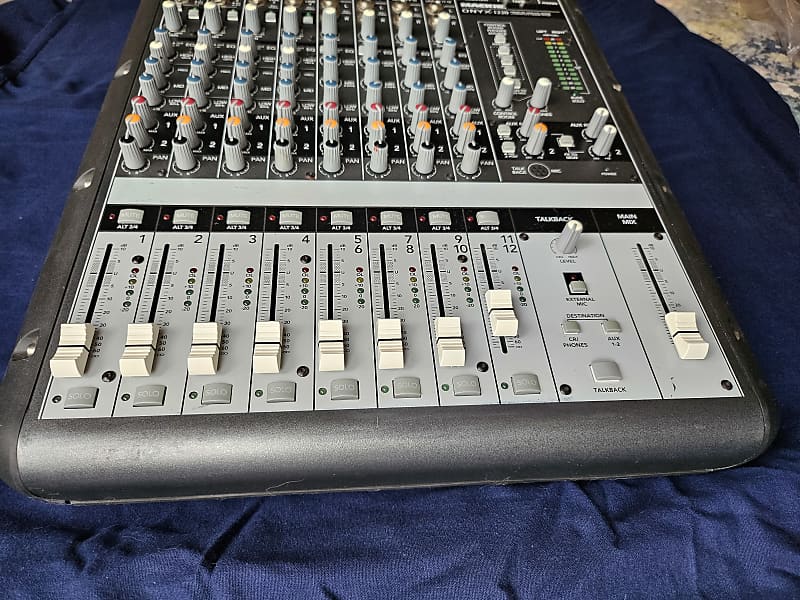 Mackie Onyx 1220 12-Channel Analog Mixer