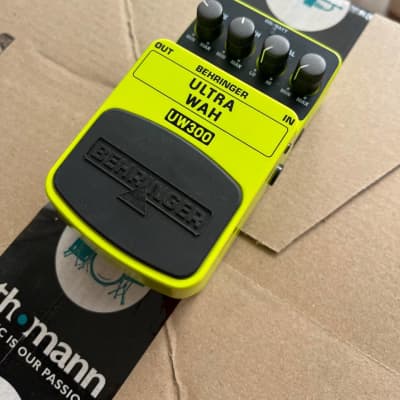 Behringer UW300 Ultra Wah | Reverb