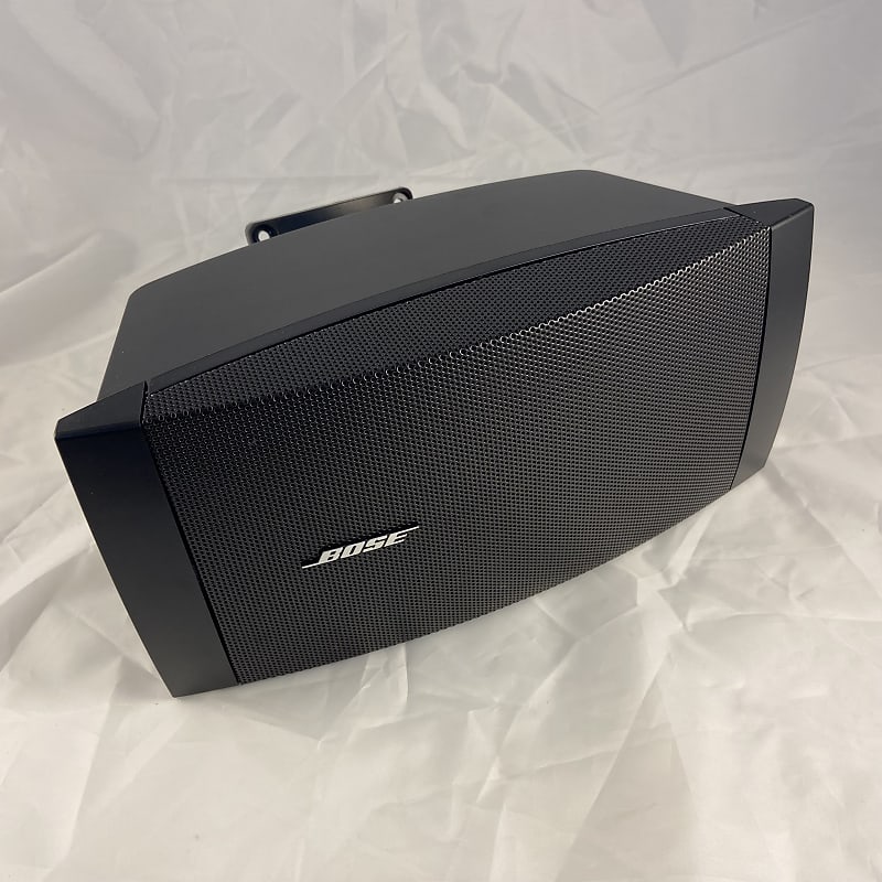 BOSE ボーズ FreeSpace DS 40SEブラック 1コ Bose FreeSpace DS 40SE Indoor/Outdoor Loudspeaker