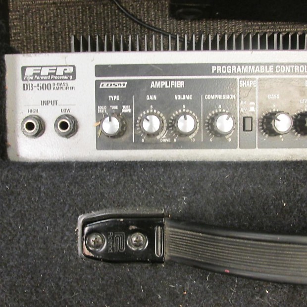 Roland DB-500 ベースアンプ キャスター付き 出力160W 大規模
