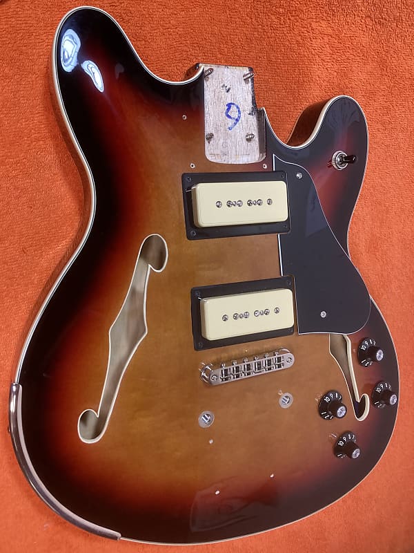 【ほぼ新品】Squier Starcaster＋ダンカンP90 最高です ほぼ新品】Squier Starcaster＋ダンカンP90 最高です - メルカリ