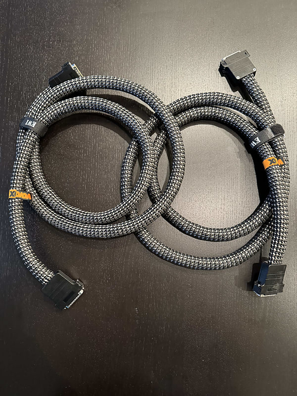 VOVOX Sonorus Muco Balanced Multipair Cable DB25-DB25 6.6' (2M) Pair including original bag image 1