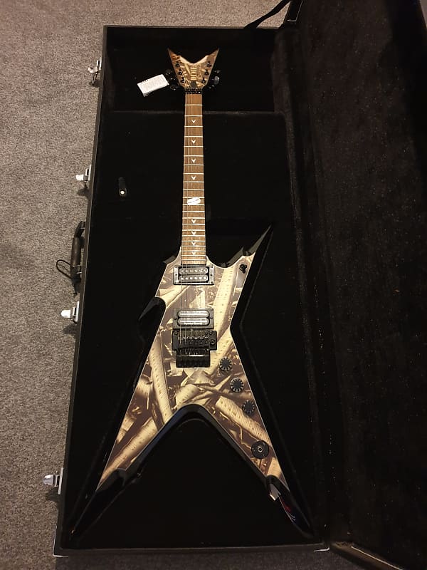 Dean Razorback Bone Shards Graphic (Dimebag Darrell, Pantera) With Original Dean Case image 1