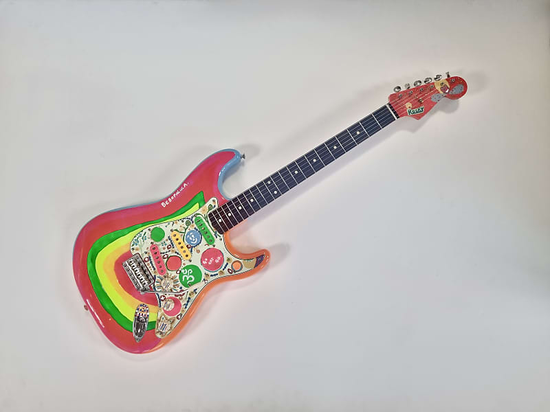 フェンダー　ジョージハリスン　ストラトキャスター　ロッキー Exploring The George Harrison Rocky Stratocaster | Artist