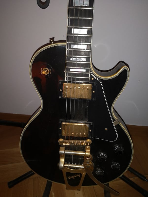 Gibson Black Beauty 1957  2 pick ups with Bigsby image 1
