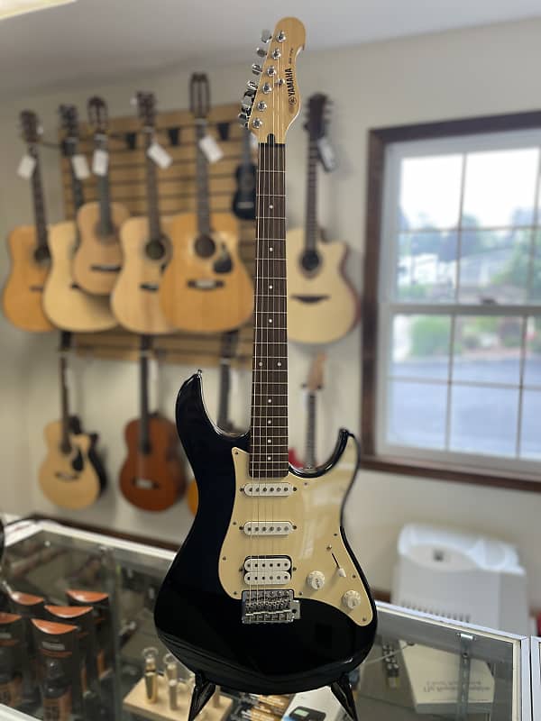 Yamaha EG 112C | Reverb