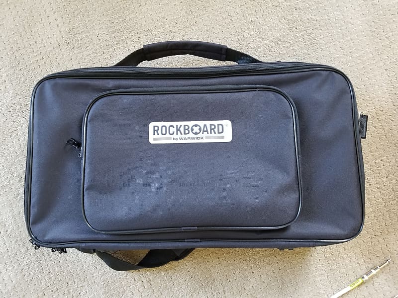 Rockboard TRES 3.1 with Soft case, MOD 2 Patchbay, and power supply tray