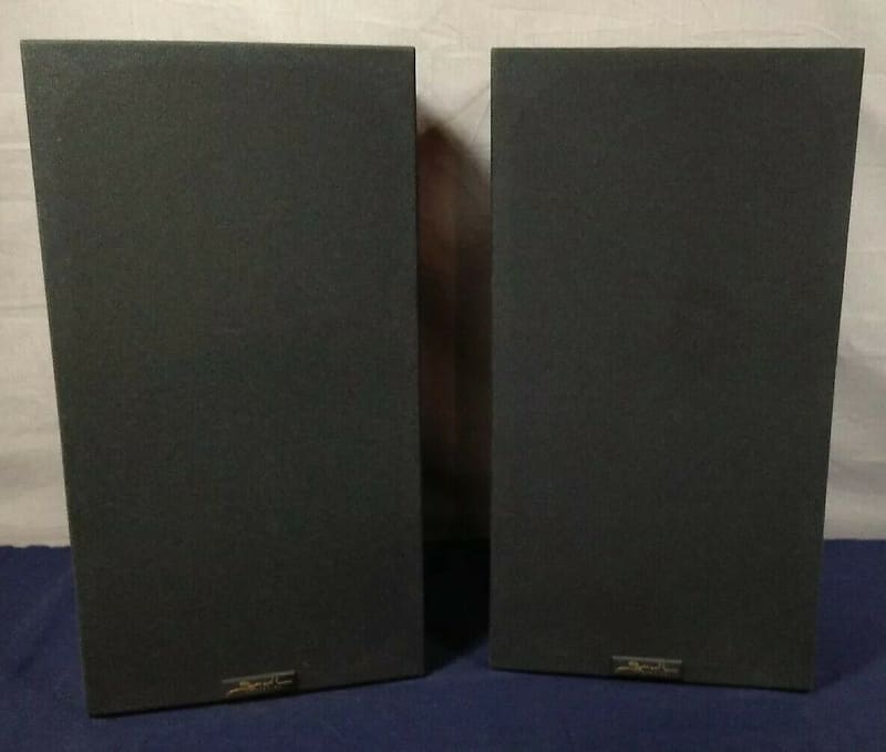 Vintage Snell Acoustics outlet Type KIII Speakers.