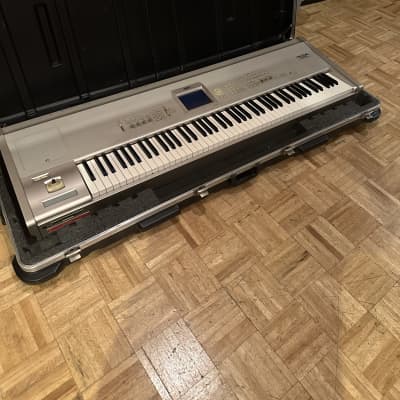 Korg Triton Studio 88-keys + SKB case