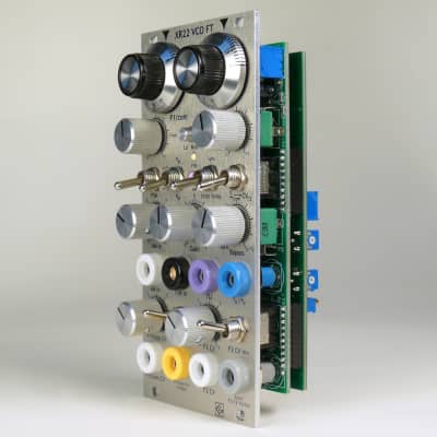XR22 VCO FT - with amplitude modulation and FSK - banana version Helene image 3