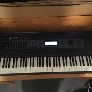 Kurzweil K2600X 88 fully weighted Keyboard synthesizer w/ internal SCSI, base Piano and Contemporary ROM image 1