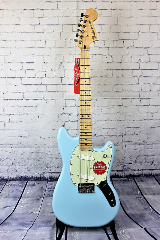 Fender player deals mustang sonic blue