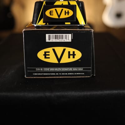 Dunlop EVH95 Eddie Van Halen Signature Cry Baby Wah - Yellow / Black image 4