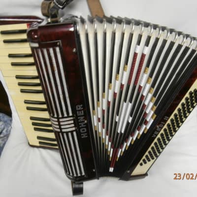 Hohner verdi 2 A-440 80 bass piano accordion 1975-1985 dark
