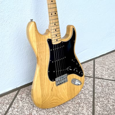 Fender Stratocaster Hardtail Maple Fretboard 1976 Natural finish all original image 1