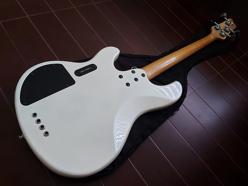 Ibanez アイバニーズ ATK300RM エレキベース ホワイト Ibanez アイバニーズ ATK300RM エレキベース ホワイト - メルカリ