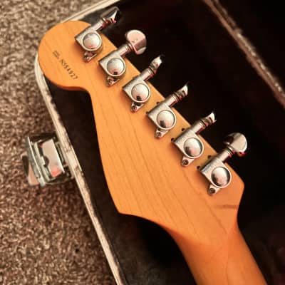 1995 Fender Strat Plus Deluxe with Rosewood Fretboard Crimson Burst image 10