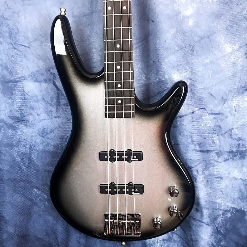 Ibanez GSR320 Gio Bass in limited Edition Baltic Silverburst