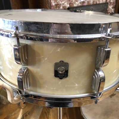 Leedy Snare Drum - White Marine Pearl 14x5.5 image 1
