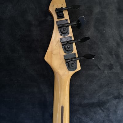 1986 Stinger SBL-10 Electric Bass Guitar image 8