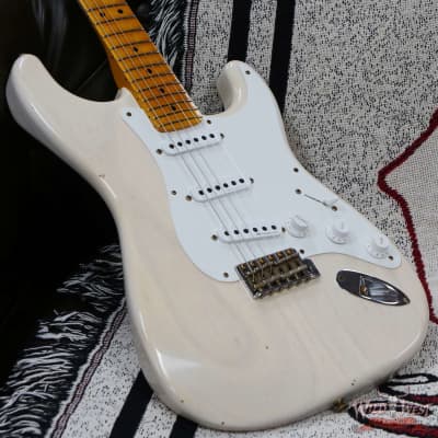 Fender Custom Shop Eric Clapton Signature Stratocaster Maple Fingerboard Journeyman Relic Aged White Blonde image 8