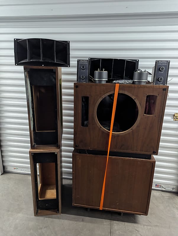 Altec Lansing Model 19 1980 - Walnut  			