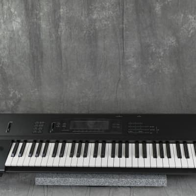 Korg 01/W FD Music Workstation Synthesizer in Very Good Condition
