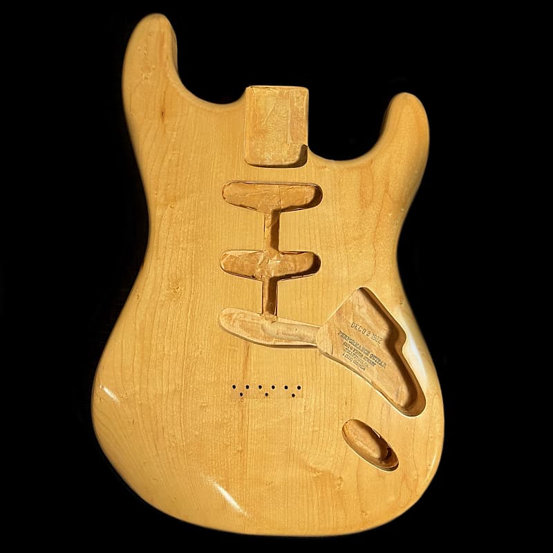 Performance Guitar of Hollywood Strat Body 1982 Natural Reverb