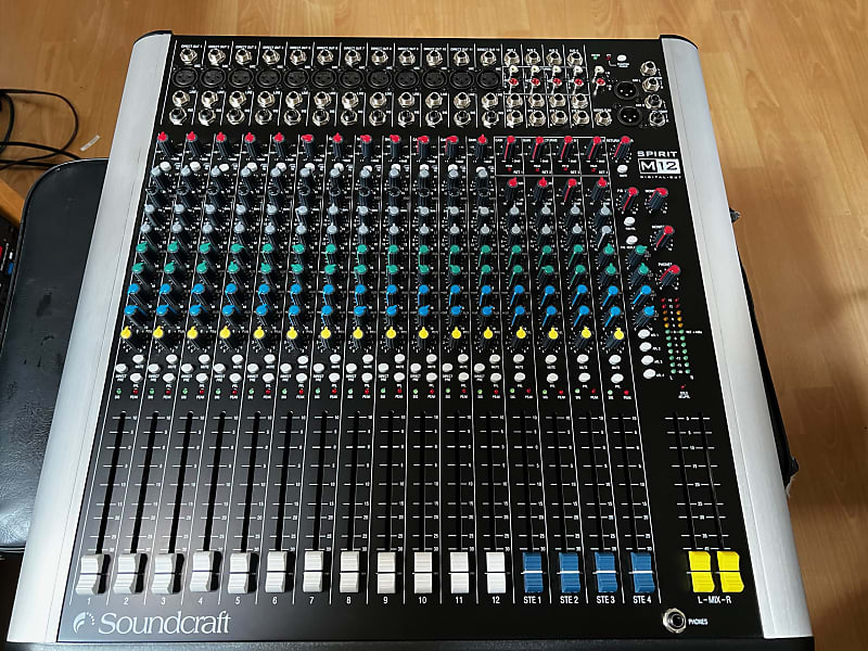 Soundcraft Spirit M12 12chミキサージャンク！ Soundcraft Spirit M12