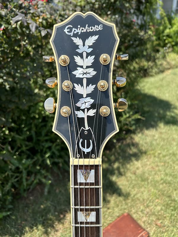 Epiphone Sheraton II Semi-Hollow Electric Guitar - Natural Epiphone Sheraton II Semi-Hollow Electric Guitar - Natural