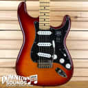 Fender Player Stratocaster Plus Top - Maple Fingerboard - Aged Cherry Burst