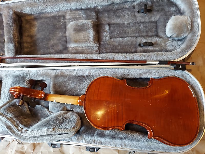 Yamaha J. Yamada V-5 sized 1/2 violin 2008, with case & bow