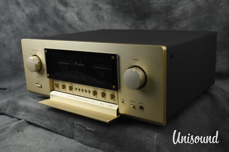 Accuphase E-530 Stereo Integrated Amplifier in Excellent Condition