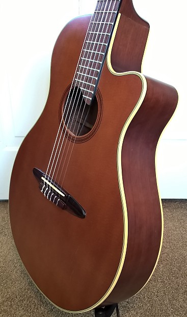 Yamaha APX-6NA Electric/Acoustic Classical Guitar--Exc Cond; Built-In  Electronics; 24 frets; w/ HSC