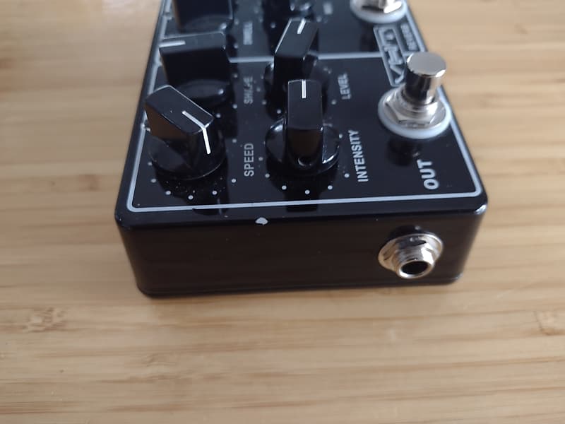 VHT AV MV1 Melo Verb Tremolo and Reverb Pedal Reverb Canada