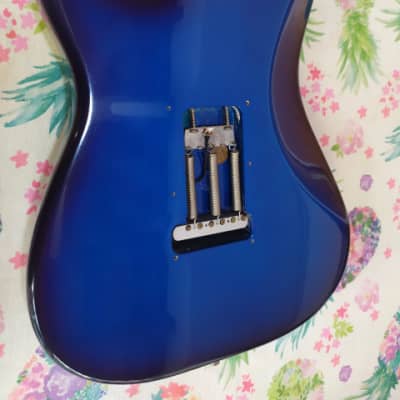 Fender Bonnie Raitt US Signature Stratocaster 1995 Blue burst image 3