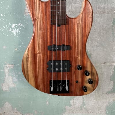 Mint Sadowsky MetroLine Limited Edition Masterbuilt M/J Bass 2024 - Marbled Padouk top with Okoume body image 2