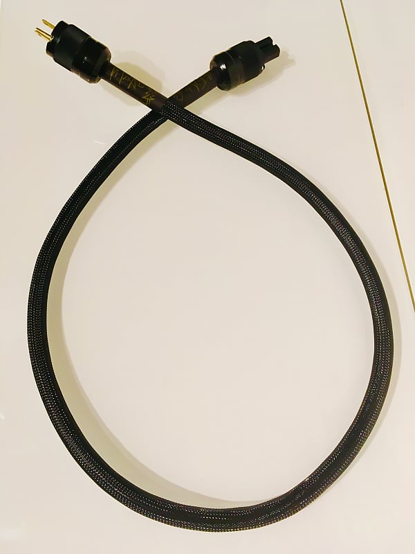 Audiophile 4 Foot AC Mains Power Cable IEC 10AWG  			