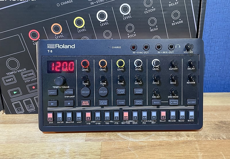 Brand New] Roland T-8 AIRA Compact Beat Machine - Black | Reverb