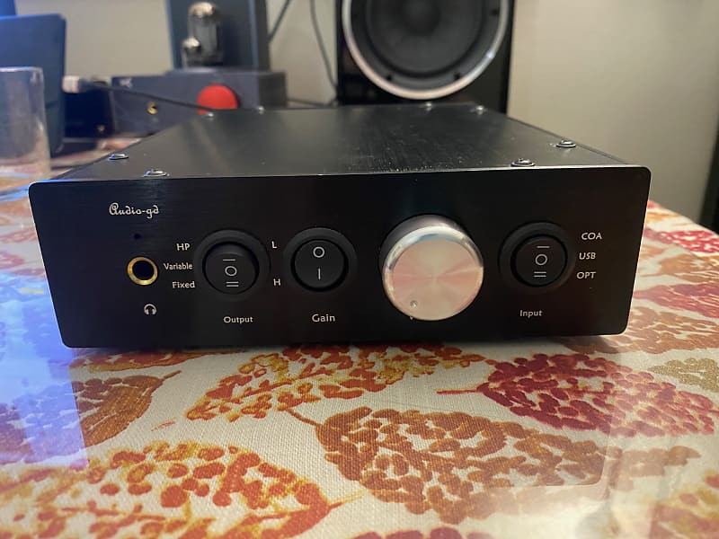 Audio-gd R2R-11 DAC/AMP  			