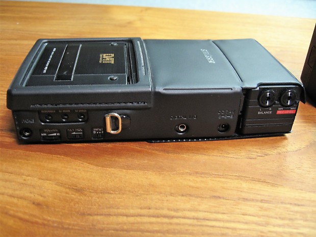 Aiwa Strasser HD-X1 DAT Portable Digital Tape Recorder