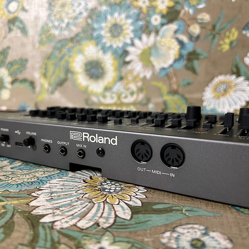Roland JD-08 Boutique Series Programmable Synthesizer Module